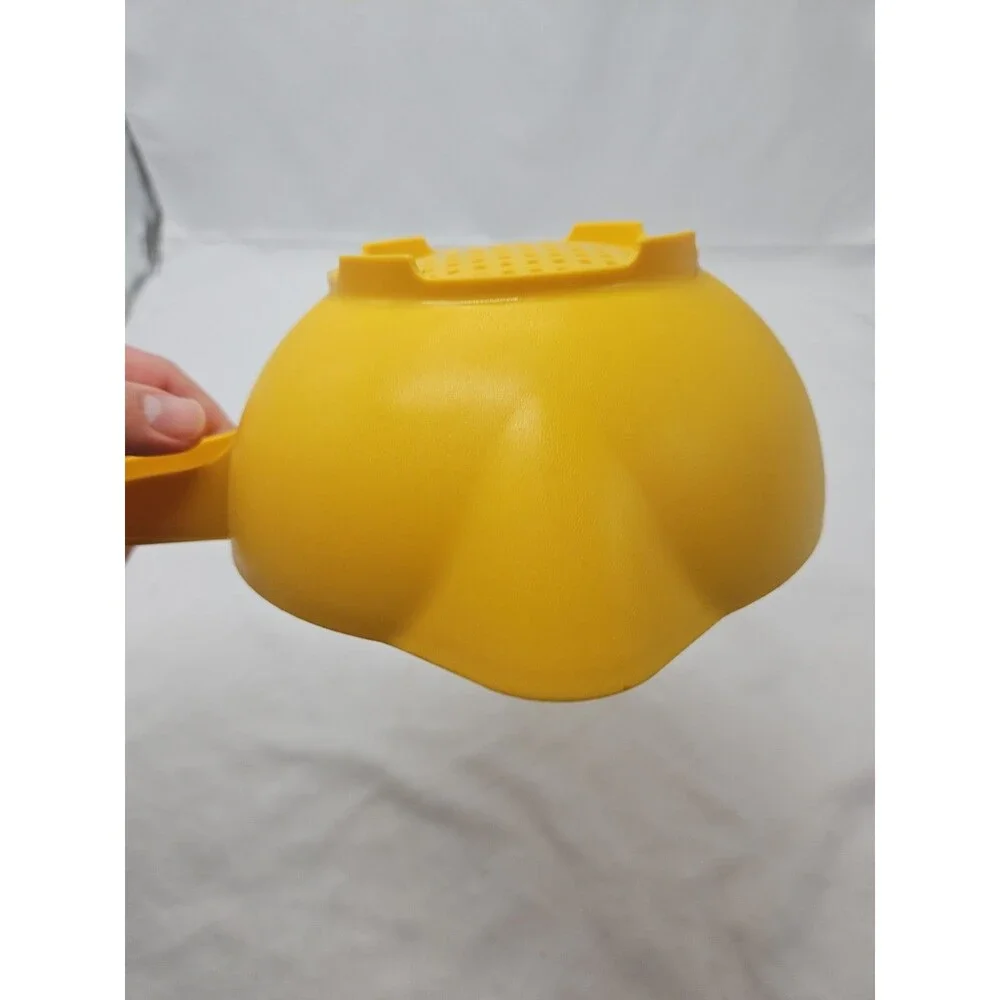 Tupperware Yellow 1 Quart Small Colander Strainer Double Pour Spout